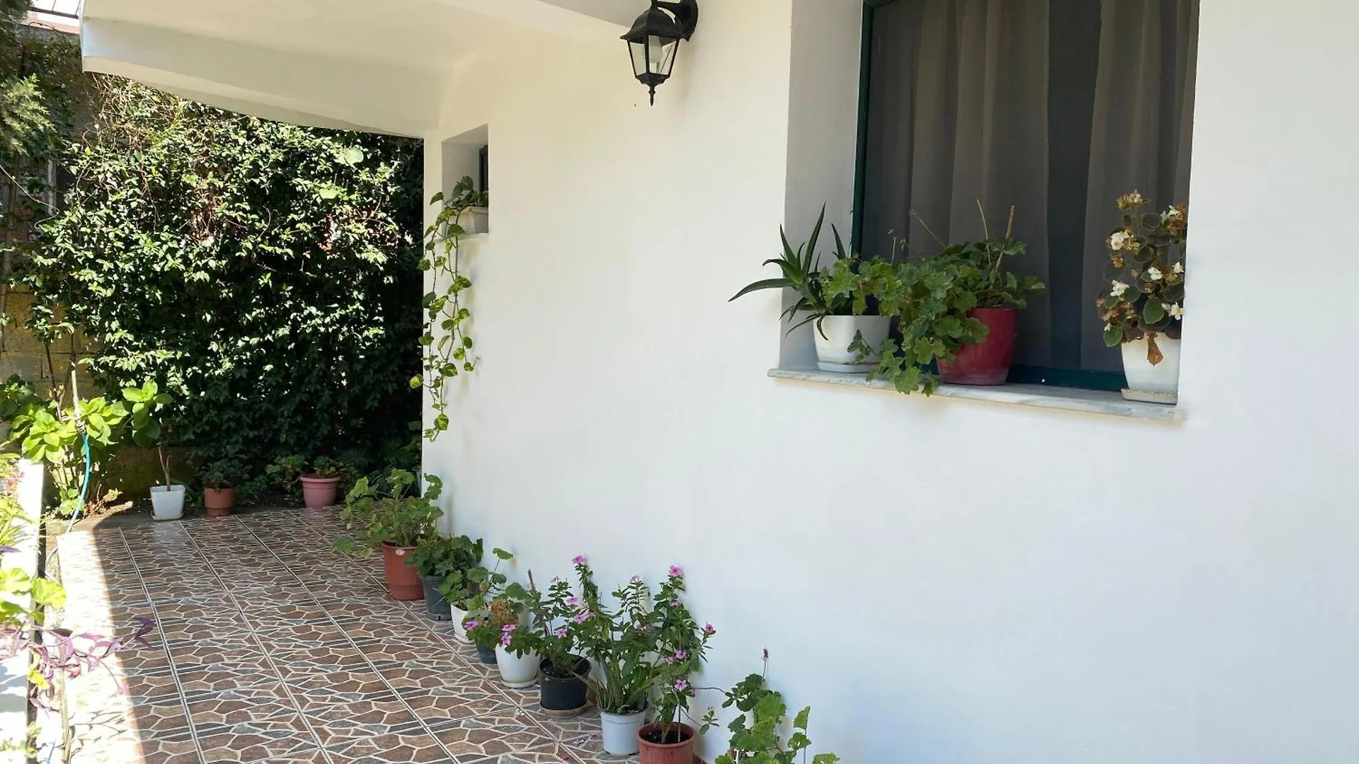 Your Seaside Home! Entire Place, Free Parking Vlorë Αλβανία